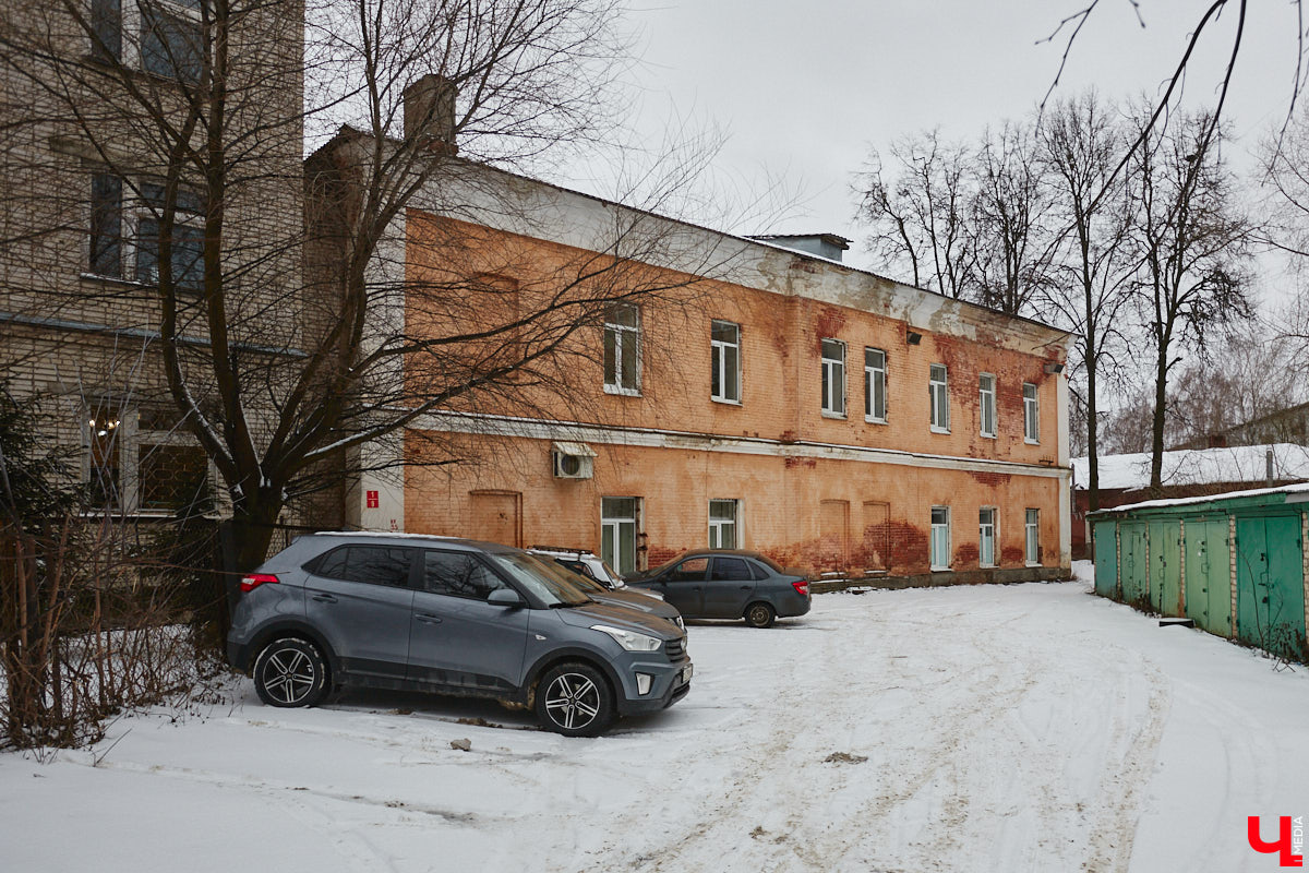 Бывший завод «Владалко» включили в список объектов культурного наследия. Все благодаря усилиям местной активистки Евгении Романовой. Это не первая спасительная операция с ее участием, однако в городе, по мнению специалиста, осталась масса исторически ценных зданий, заслуживающих внимания.