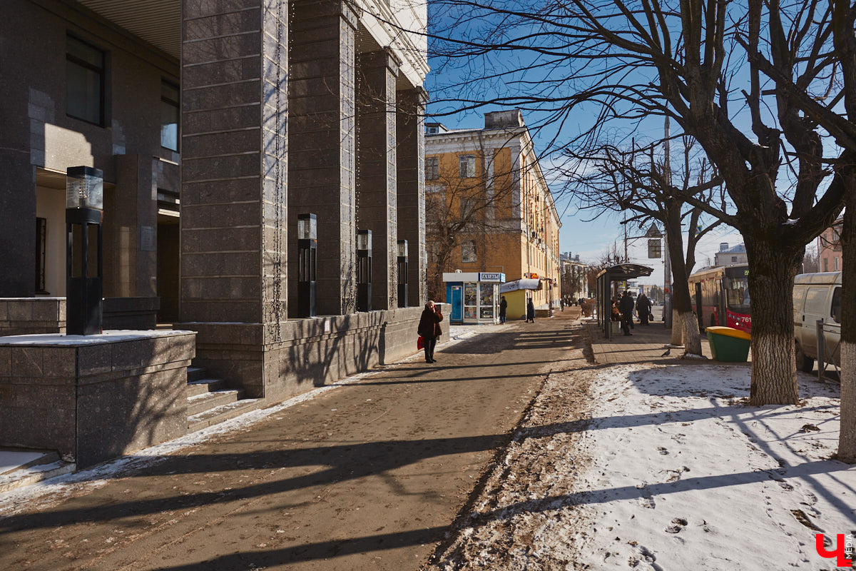 Тема продажи Козьего парка во Владимире серьезно будоражит общественность. Эковолонтеры открыто выступают против, защищая рекреационную зону. В это же время владельцев могут сменить и несколько примечательных городских зданий. Для каких построек ищут новых хозяев, рассказываем в нашем обзоре.