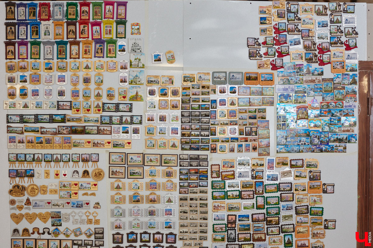 Григорий Кузьмин отметился в Книге рекордов России с коллекцией магнитов, связанных с Суздалем. Их у него больше тысячи! Мужчина собрал их вместе с коллегами к тысячелетию древнего города. И это мировое достижение, которое зафиксировано официально.