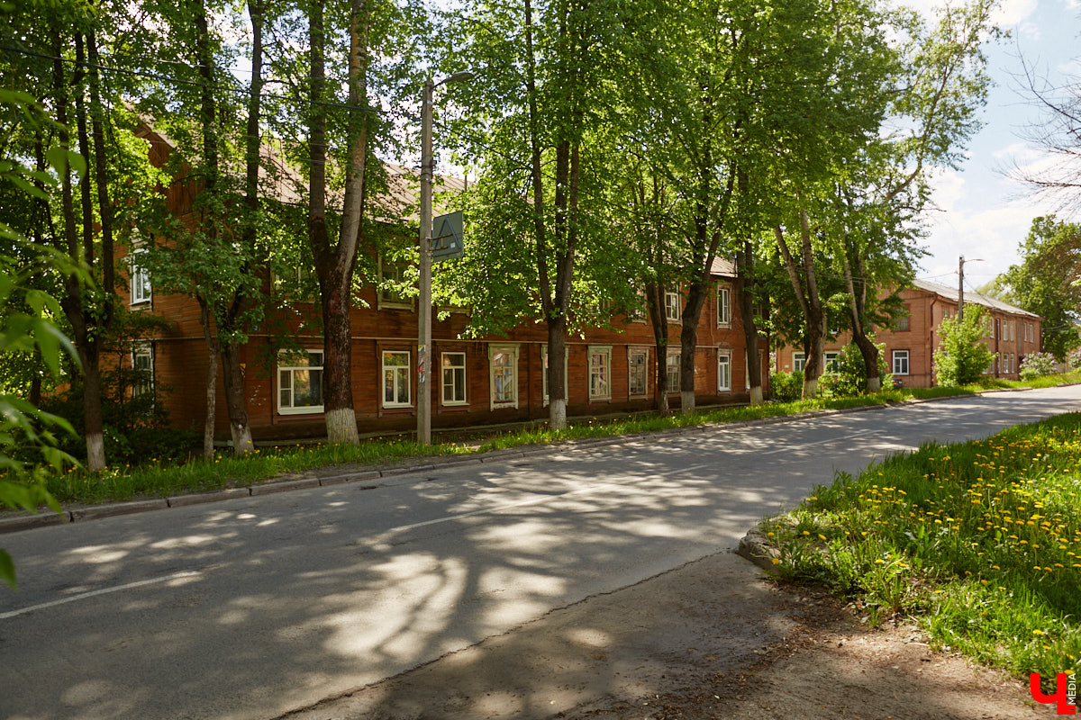В скором времени город лишится сразу пяти домов. У многих из них довольно внушительная история, которая канет в Лету вместе со своими деревянными и кирпичными хранителями. Что же пустят под ковш в ближайшие месяцы, выяснил «Ключ-Медиа».