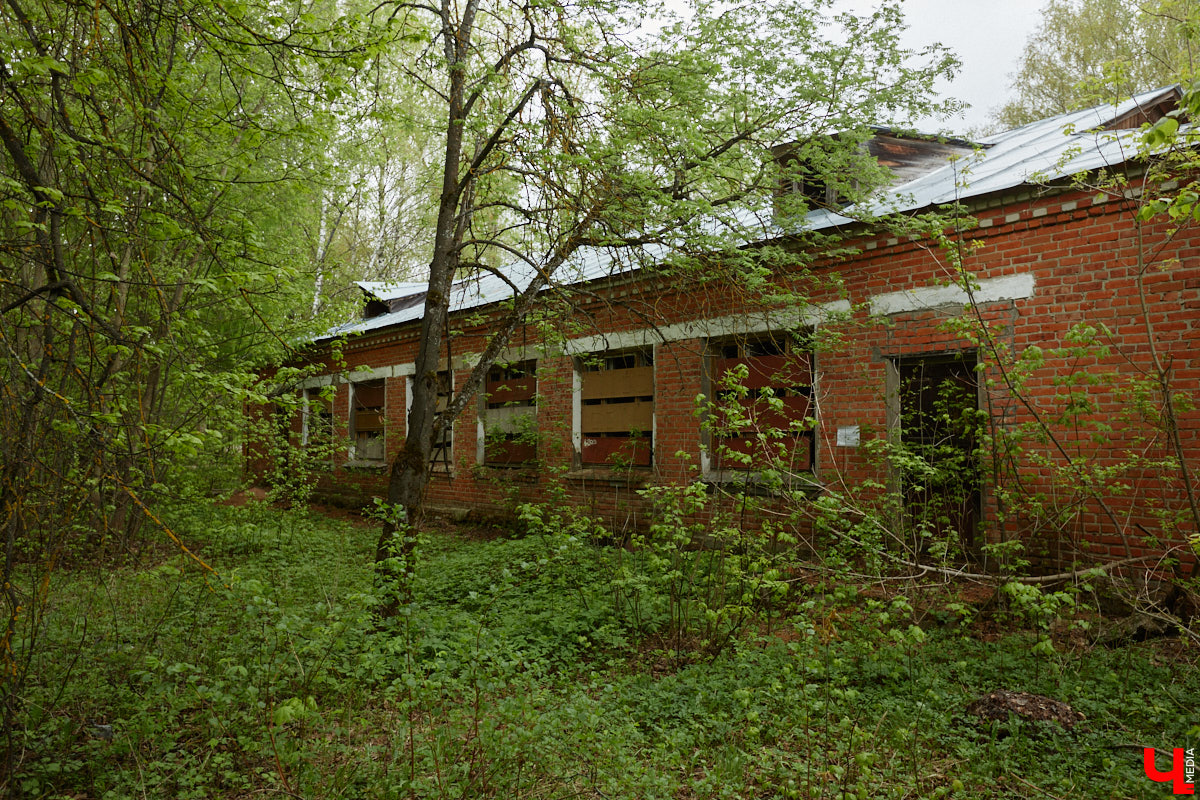 В скором времени город лишится сразу пяти домов. У многих из них довольно внушительная история, которая канет в Лету вместе со своими деревянными и кирпичными хранителями. Что же пустят под ковш в ближайшие месяцы, выяснил «Ключ-Медиа».