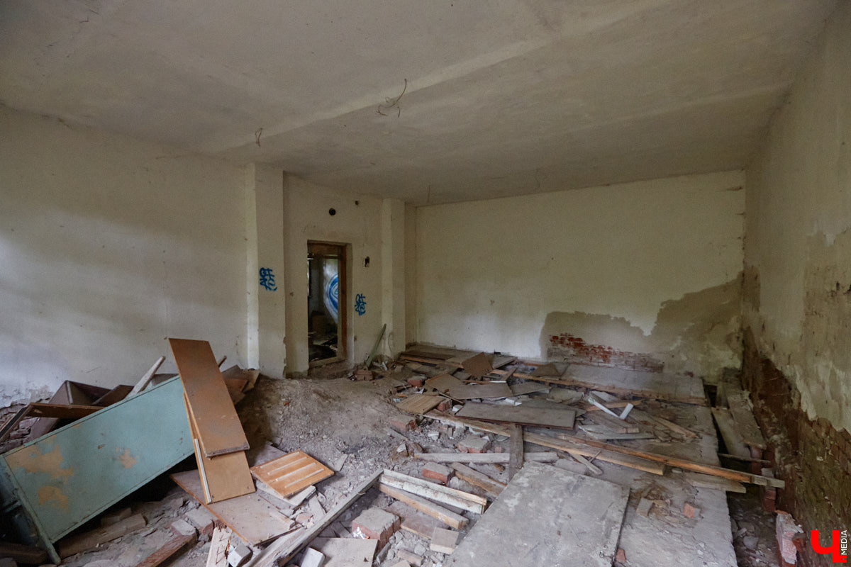 В скором времени город лишится сразу пяти домов. У многих из них довольно внушительная история, которая канет в Лету вместе со своими деревянными и кирпичными хранителями. Что же пустят под ковш в ближайшие месяцы, выяснил «Ключ-Медиа».