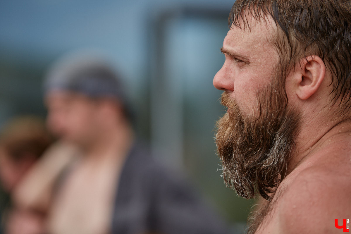 Лето — время брызг, движения и новых впечатлений. Все это предлагает в новом сезоне курорт «Суздаль АКВА». Вечеринки и анимационные программы, водные развлечения и спа-процедуры, мастер-классы с известными людьми. Кстати, в прошедшую субботу своими знаниями бесплатно делился признанный банный эксперт Иван Бояринцев! Он раскрыл гостям секреты индивидуального и коллективного парения.