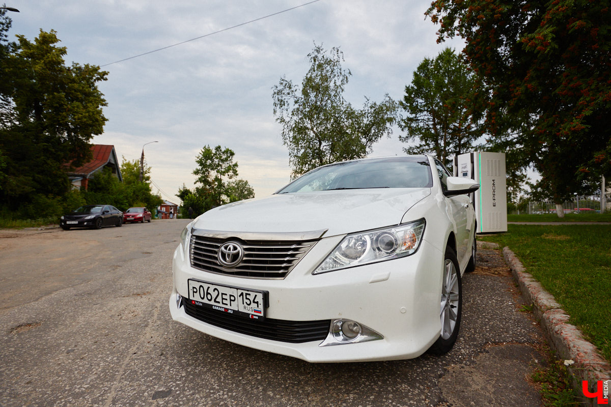 Житель областного центра Евгений Солилов выиграл Toyota Camry в полной комплектации, просто подписавшись в популярном мессенджере на канал, который занимается автомобильными экспериментами. Рандомным способом нашего земляка выбрали из шестисот тысяч участников. О столь щедром подарке судьбы он поведал нашему изданию.