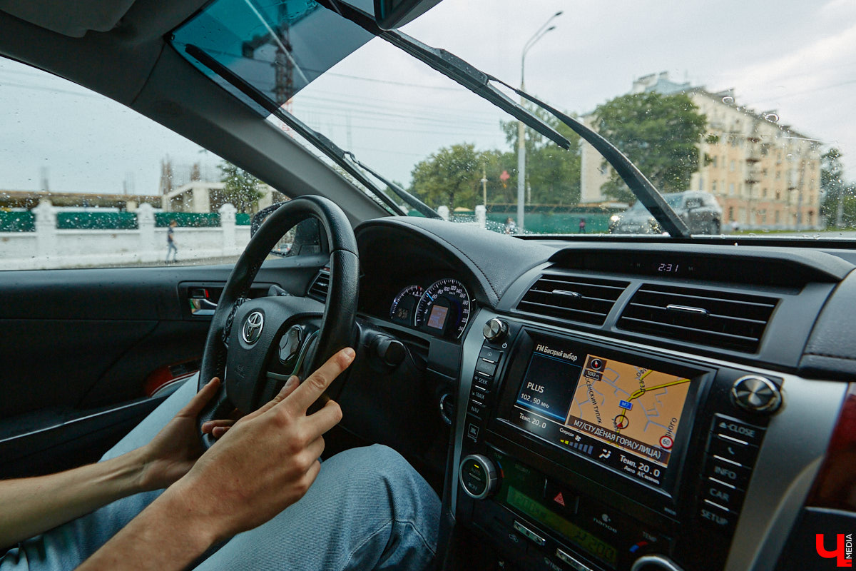 Житель областного центра Евгений Солилов выиграл Toyota Camry в полной комплектации, просто подписавшись в популярном мессенджере на канал, который занимается автомобильными экспериментами. Рандомным способом нашего земляка выбрали из шестисот тысяч участников. О столь щедром подарке судьбы он поведал нашему изданию.
