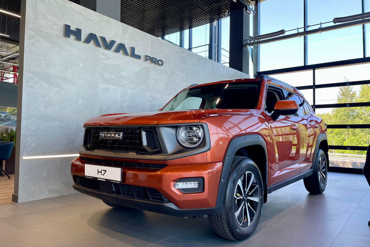 Во Владимире, на улице Куйбышева, 38, открылся новый автосалон HAVAL PRO. Таким образом, рамные внедорожники и кроссоверы повышенной проходимости получили свой собственный адрес, а у владимирцев появился больший простор для выбора. Разбираемся, чем примечателен новый шоу-рум.