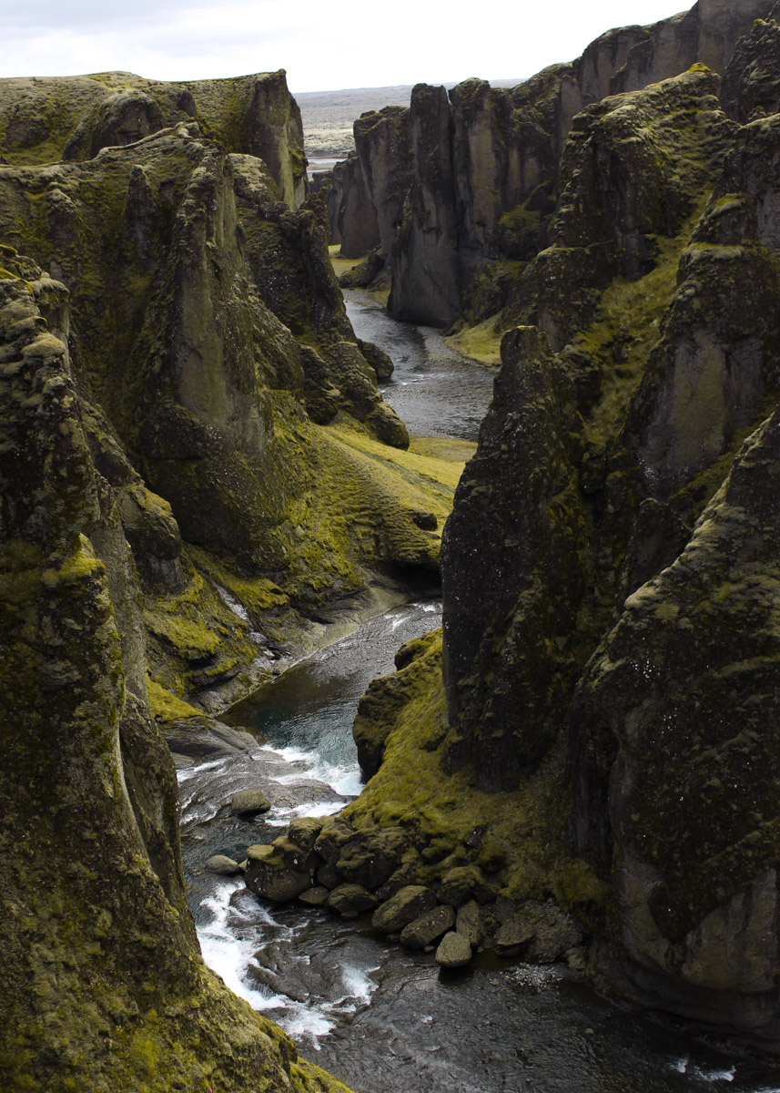 Исландию называют страной льда и огня, а ее пейзажи сравнивают с марсианскими. Оценить воочию непокорную красоту острова решаются только самые смелые. Например, такие, как опытная путешественница из Владимира Екатерина Холмина. Впечатлениями, полученными в краю контрастов, она поделилась с «Ключ-Медиа».