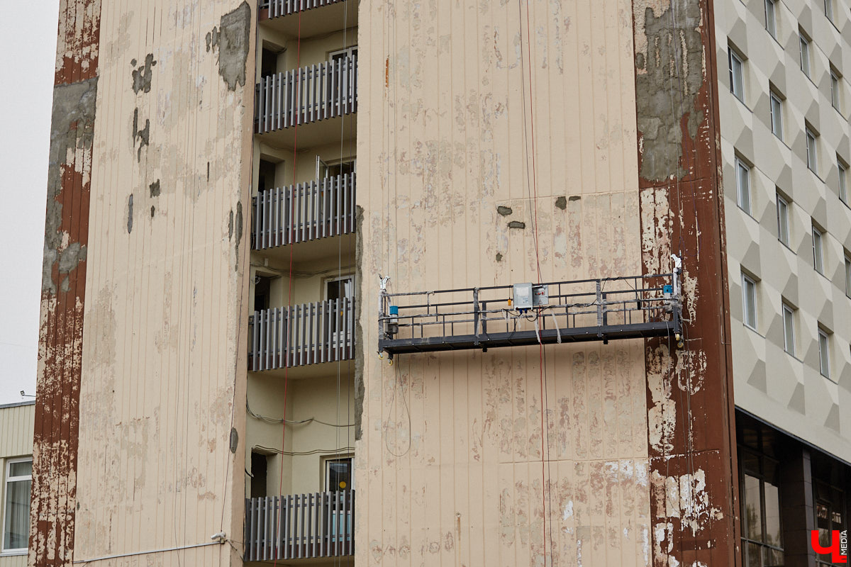 Летом город меняется. Речь не только о появлении цветущих локаций, но и ремонте. На многих объектах начинают кипеть восстановительные работы. Сейчас во Владимире сразу несколько сооружений переживают апдейт. Какие именно — в обзоре «Ключ-Медиа».