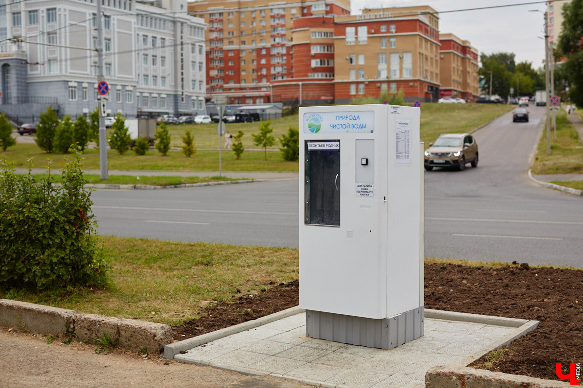 Лес рубят — щепки летят: сей факт в очередной раз испытывают на себе жители Владимира. Теперь — из микрорайона Юрьевец, где ради реновации аэропорта Семязино уничтожили деревья на площади в 13 гектаров. В то же время Старые сады у ДДюТ огородили забором, закрыв проход к роднику. Рассказываем со всеми деталями. 