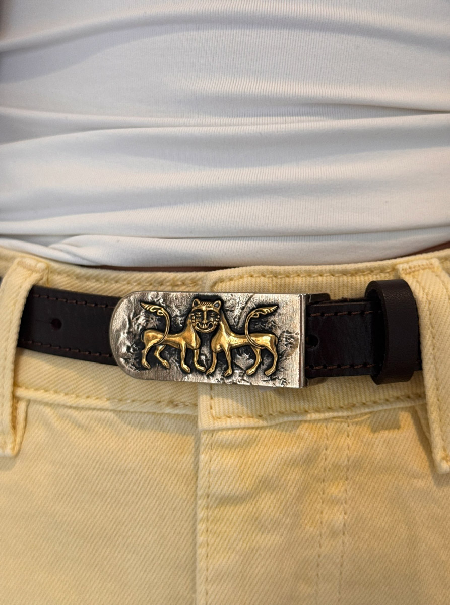 Мощное наследие Владимирской области никого не оставляет равнодушным. Особенно архитектура и атмосфера губернии заряжает людей творческих. «Ключ-Медиа» прикоснулся к прекрасному и собрал новую порцию авторских предметов с региональным дизайн-кодом.