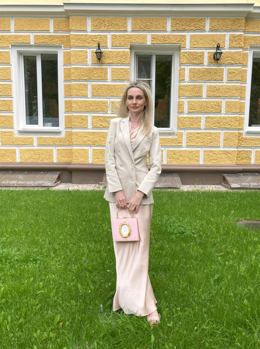 Мощное наследие Владимирской области никого не оставляет равнодушным. Особенно архитектура и атмосфера губернии заряжает людей творческих. «Ключ-Медиа» прикоснулся к прекрасному и собрал новую порцию авторских предметов с региональным дизайн-кодом.