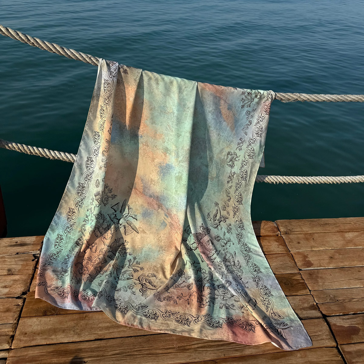 Мощное наследие Владимирской области никого не оставляет равнодушным. Особенно архитектура и атмосфера губернии заряжает людей творческих. «Ключ-Медиа» прикоснулся к прекрасному и собрал новую порцию авторских предметов с региональным дизайн-кодом.