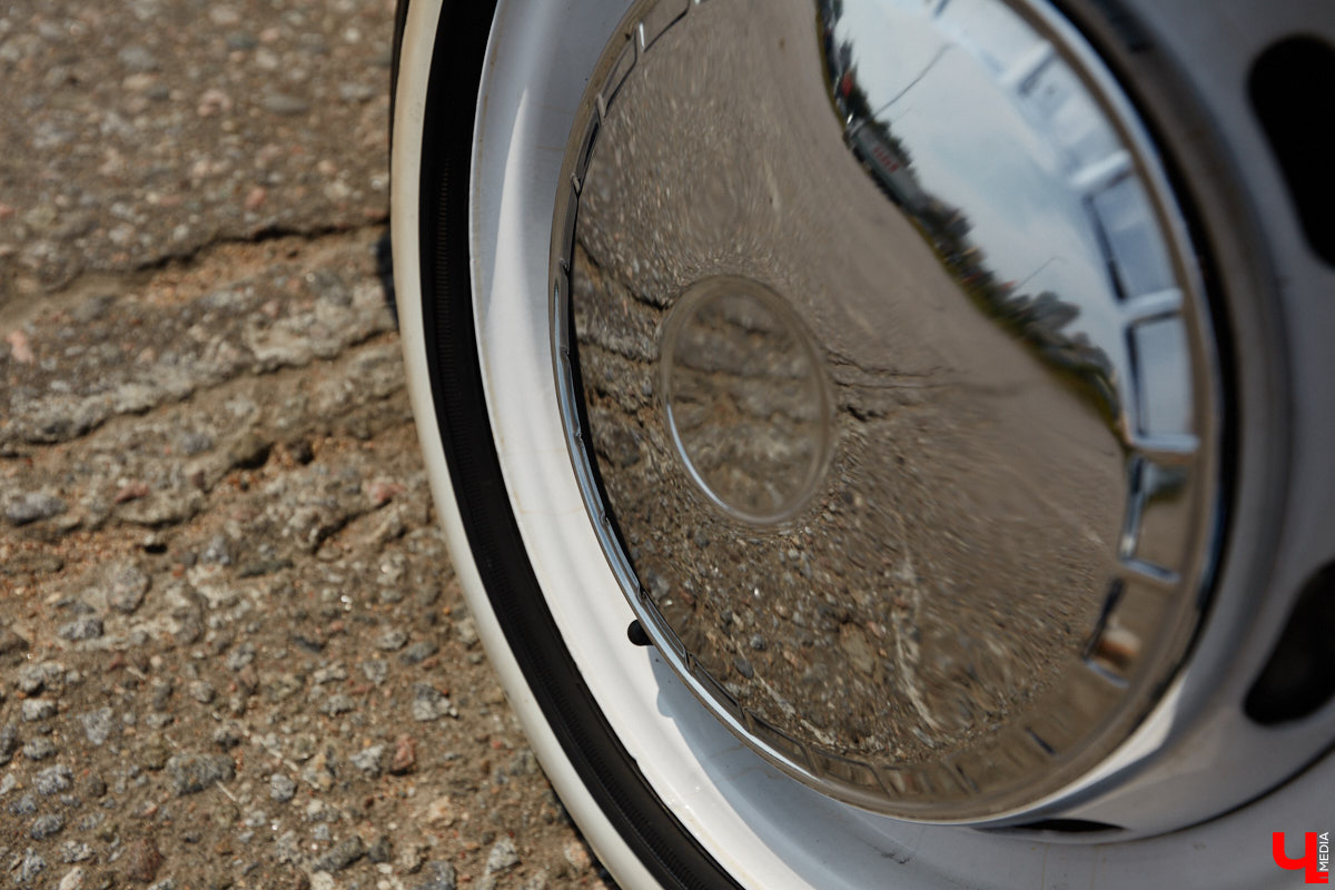 О собственной «копейке» Илья Карташов грезил с детства. Так в его гараже появились «жигули» 1976 года. По прошествии 12 лет автомобиль не узнать — в преображение четырехколесного товарища владимирец вложил немало сил. О своем пути к машине мечты ее владелец поведал «Ключ-Медиа».