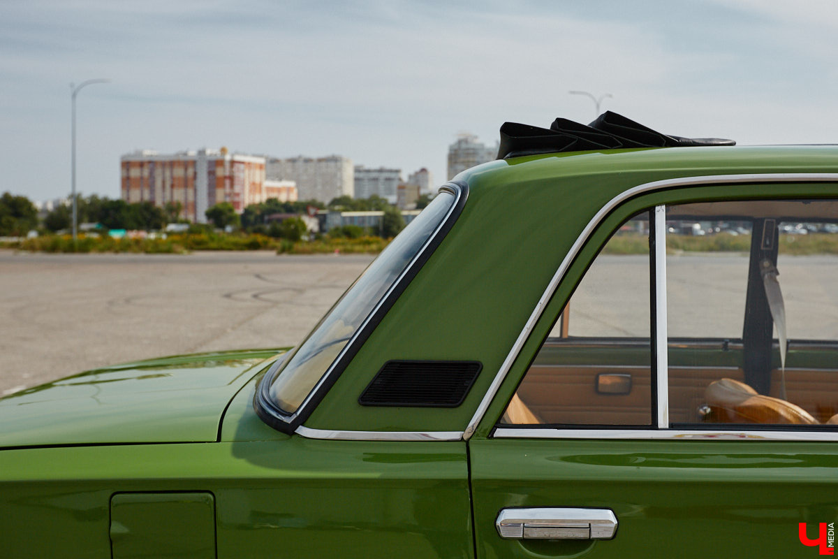 О собственной «копейке» Илья Карташов грезил с детства. Так в его гараже появились «жигули» 1976 года. По прошествии 12 лет автомобиль не узнать — в преображение четырехколесного товарища владимирец вложил немало сил. О своем пути к машине мечты ее владелец поведал «Ключ-Медиа».