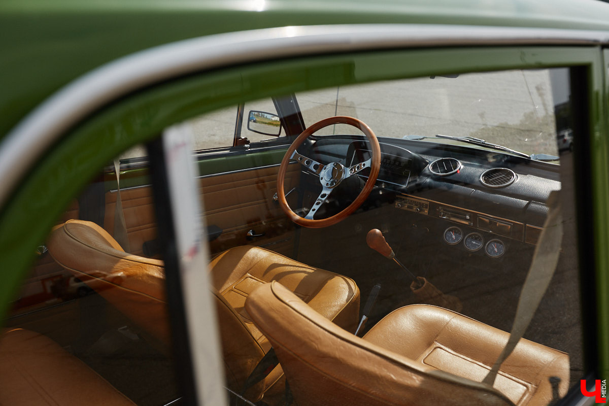 О собственной «копейке» Илья Карташов грезил с детства. Так в его гараже появились «жигули» 1976 года. По прошествии 12 лет автомобиль не узнать — в преображение четырехколесного товарища владимирец вложил немало сил. О своем пути к машине мечты ее владелец поведал «Ключ-Медиа».