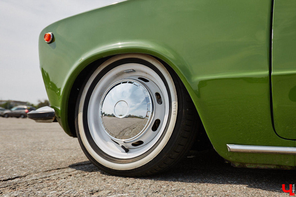 О собственной «копейке» Илья Карташов грезил с детства. Так в его гараже появились «жигули» 1976 года. По прошествии 12 лет автомобиль не узнать — в преображение четырехколесного товарища владимирец вложил немало сил. О своем пути к машине мечты ее владелец поведал «Ключ-Медиа».