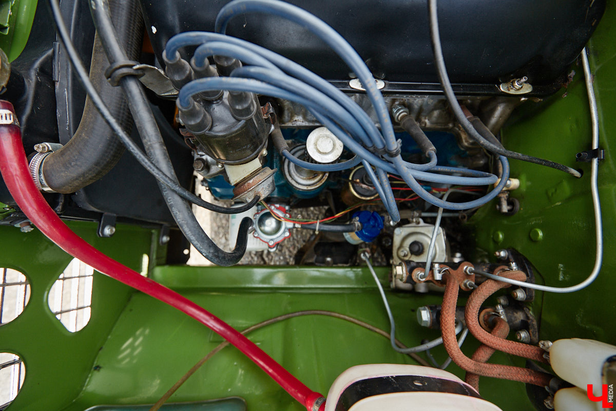 О собственной «копейке» Илья Карташов грезил с детства. Так в его гараже появились «жигули» 1976 года. По прошествии 12 лет автомобиль не узнать — в преображение четырехколесного товарища владимирец вложил немало сил. О своем пути к машине мечты ее владелец поведал «Ключ-Медиа».