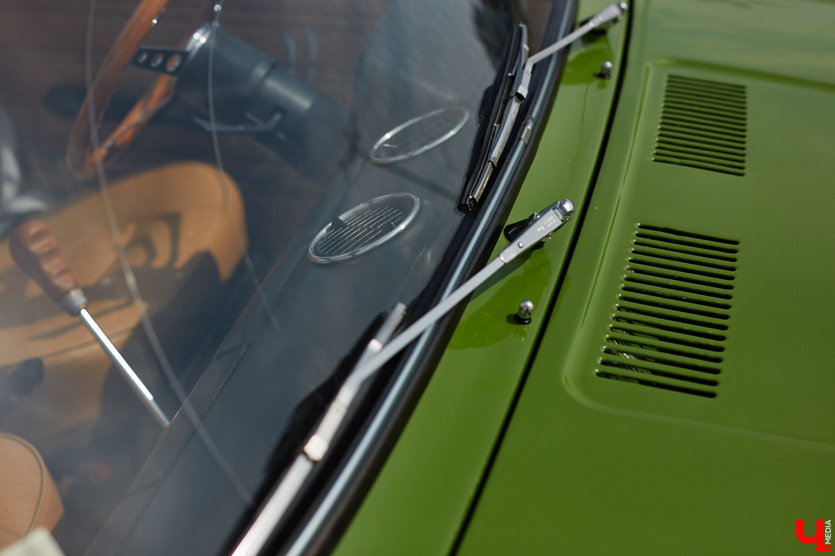 О собственной «копейке» Илья Карташов грезил с детства. Так в его гараже появились «жигули» 1976 года. По прошествии 12 лет автомобиль не узнать — в преображение четырехколесного товарища владимирец вложил немало сил. О своем пути к машине мечты ее владелец поведал «Ключ-Медиа».