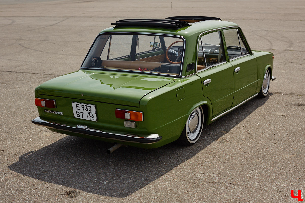 О собственной «копейке» Илья Карташов грезил с детства. Так в его гараже появились «жигули» 1976 года. По прошествии 12 лет автомобиль не узнать — в преображение четырехколесного товарища владимирец вложил немало сил. О своем пути к машине мечты ее владелец поведал «Ключ-Медиа».