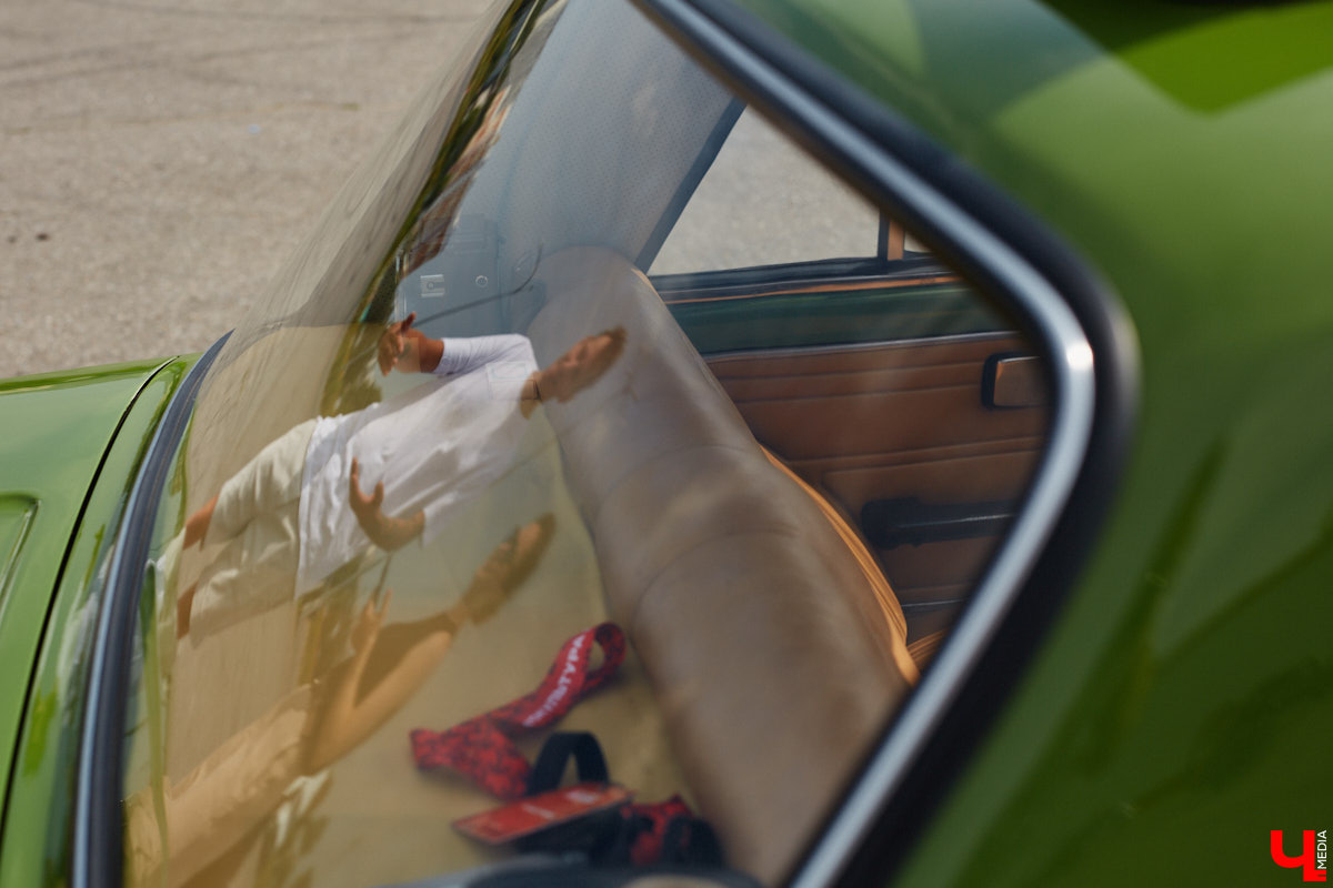 О собственной «копейке» Илья Карташов грезил с детства. Так в его гараже появились «жигули» 1976 года. По прошествии 12 лет автомобиль не узнать — в преображение четырехколесного товарища владимирец вложил немало сил. О своем пути к машине мечты ее владелец поведал «Ключ-Медиа».