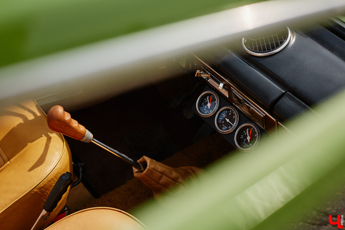 О собственной «копейке» Илья Карташов грезил с детства. Так в его гараже появились «жигули» 1976 года. По прошествии 12 лет автомобиль не узнать — в преображение четырехколесного товарища владимирец вложил немало сил. О своем пути к машине мечты ее владелец поведал «Ключ-Медиа».