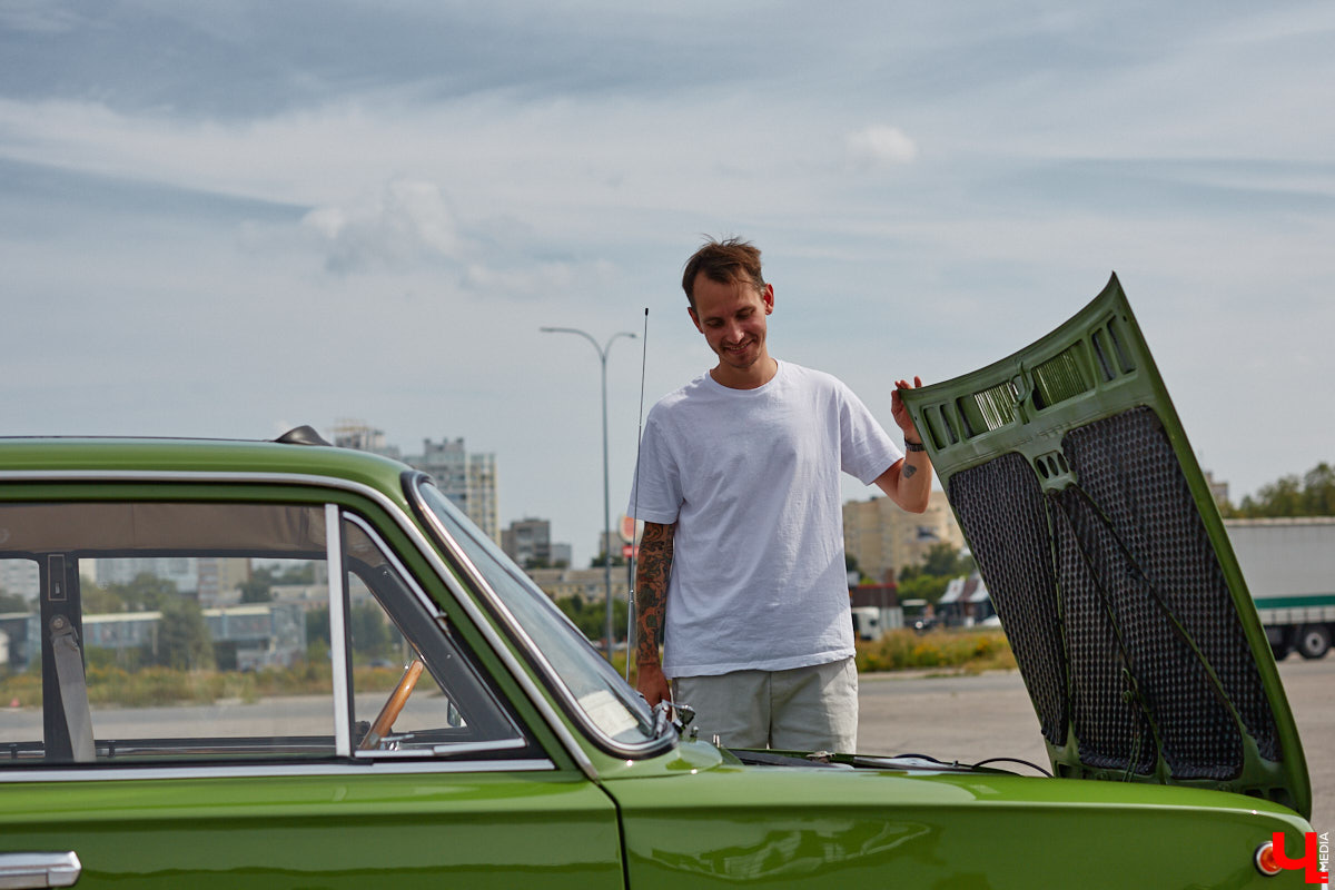 О собственной «копейке» Илья Карташов грезил с детства. Так в его гараже появились «жигули» 1976 года. По прошествии 12 лет автомобиль не узнать — в преображение четырехколесного товарища владимирец вложил немало сил. О своем пути к машине мечты ее владелец поведал «Ключ-Медиа».