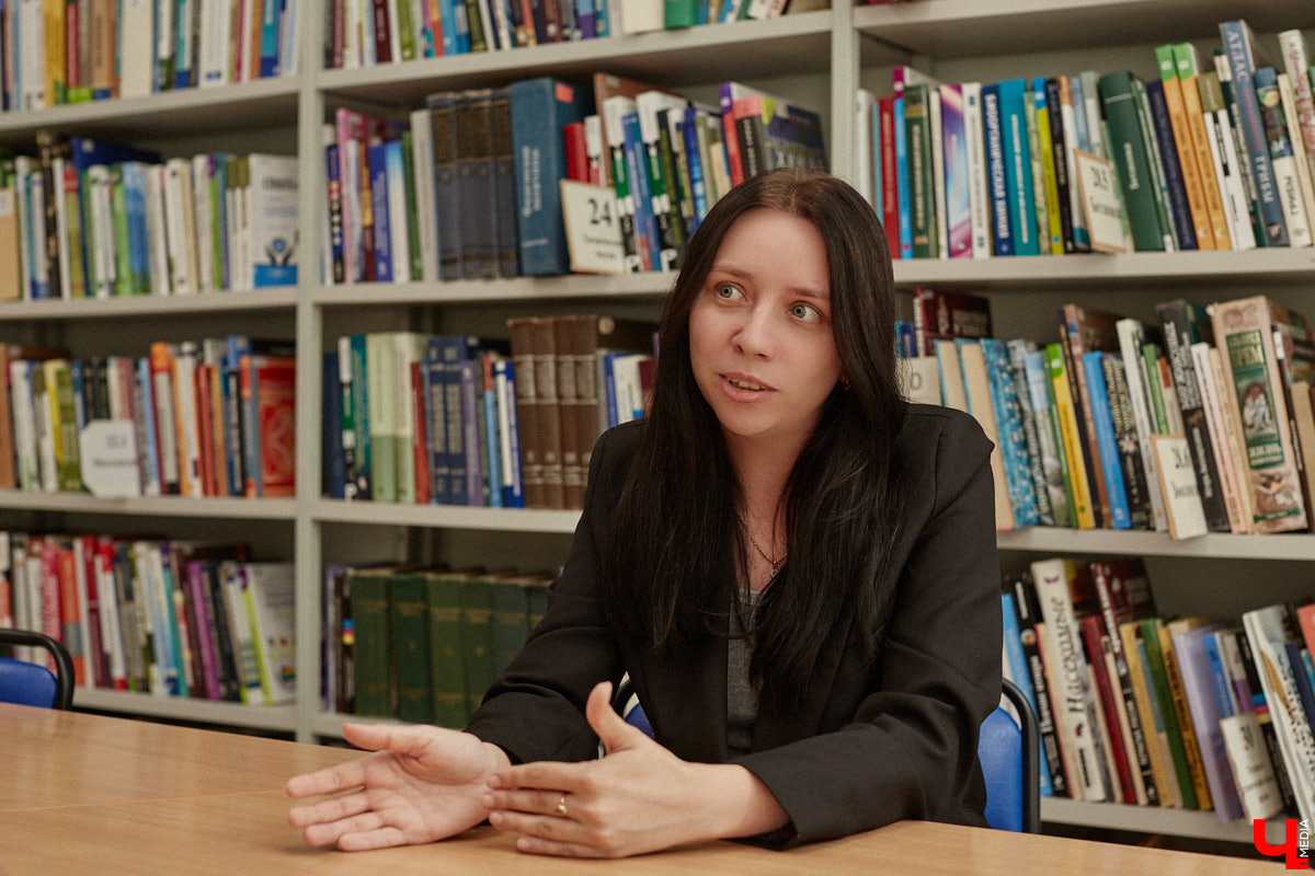 Современные педагоги всеми силами стараются заинтересовать детей учебой. Не отстает от них и Мария Дзус, преподавательница физики во владимирской школе №6. А заодно успешно занимается популяризацией науки. «Ключ-медиа» пообщался с участницей просветительского конкурса «Знания.Премия» о молодых ученых и расширении кругозора подрастающего поколения.