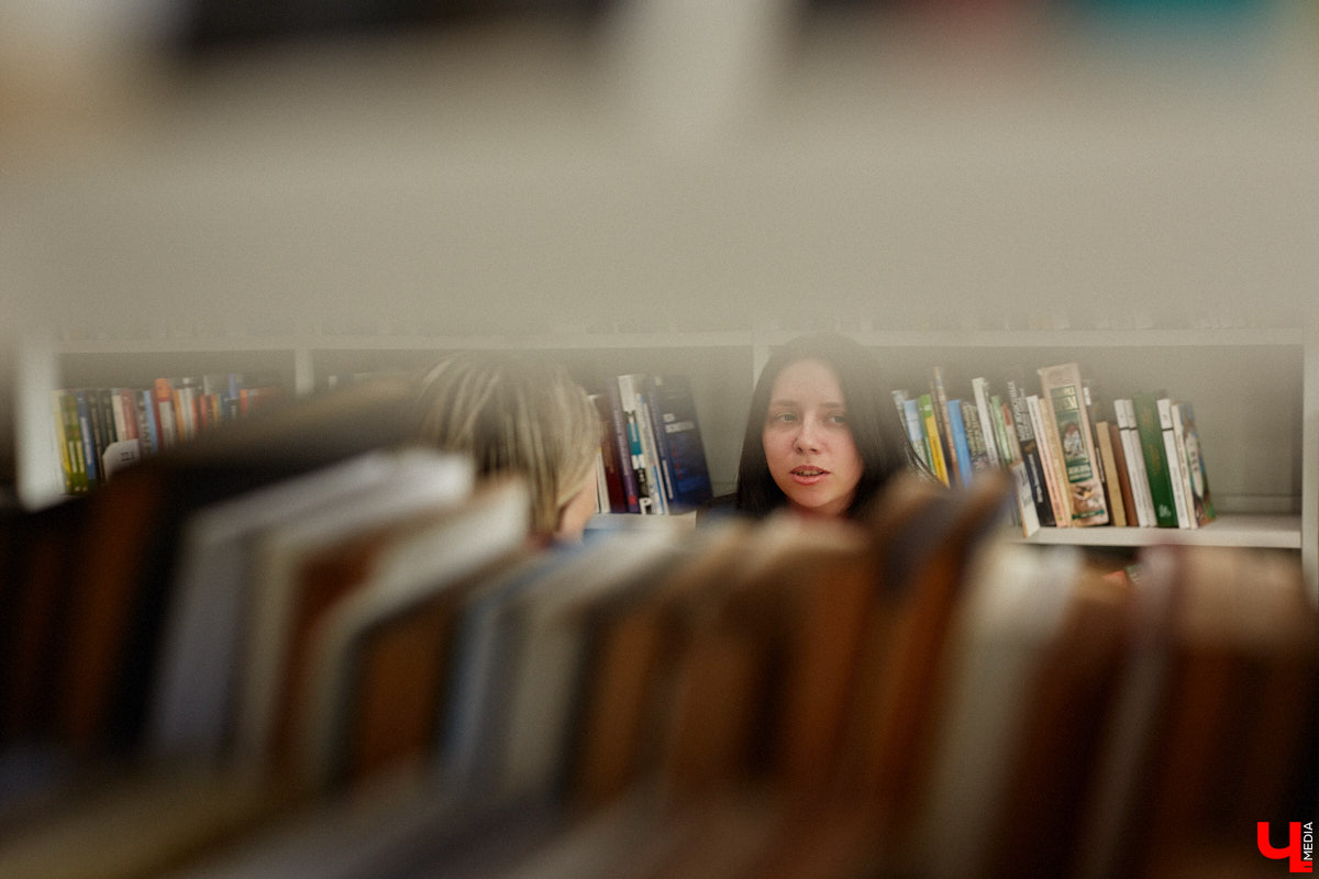 Современные педагоги всеми силами стараются заинтересовать детей учебой. Не отстает от них и Мария Дзус, преподавательница физики во владимирской школе №6. А заодно успешно занимается популяризацией науки. «Ключ-медиа» пообщался с участницей просветительского конкурса «Знания.Премия» о молодых ученых и расширении кругозора подрастающего поколения.