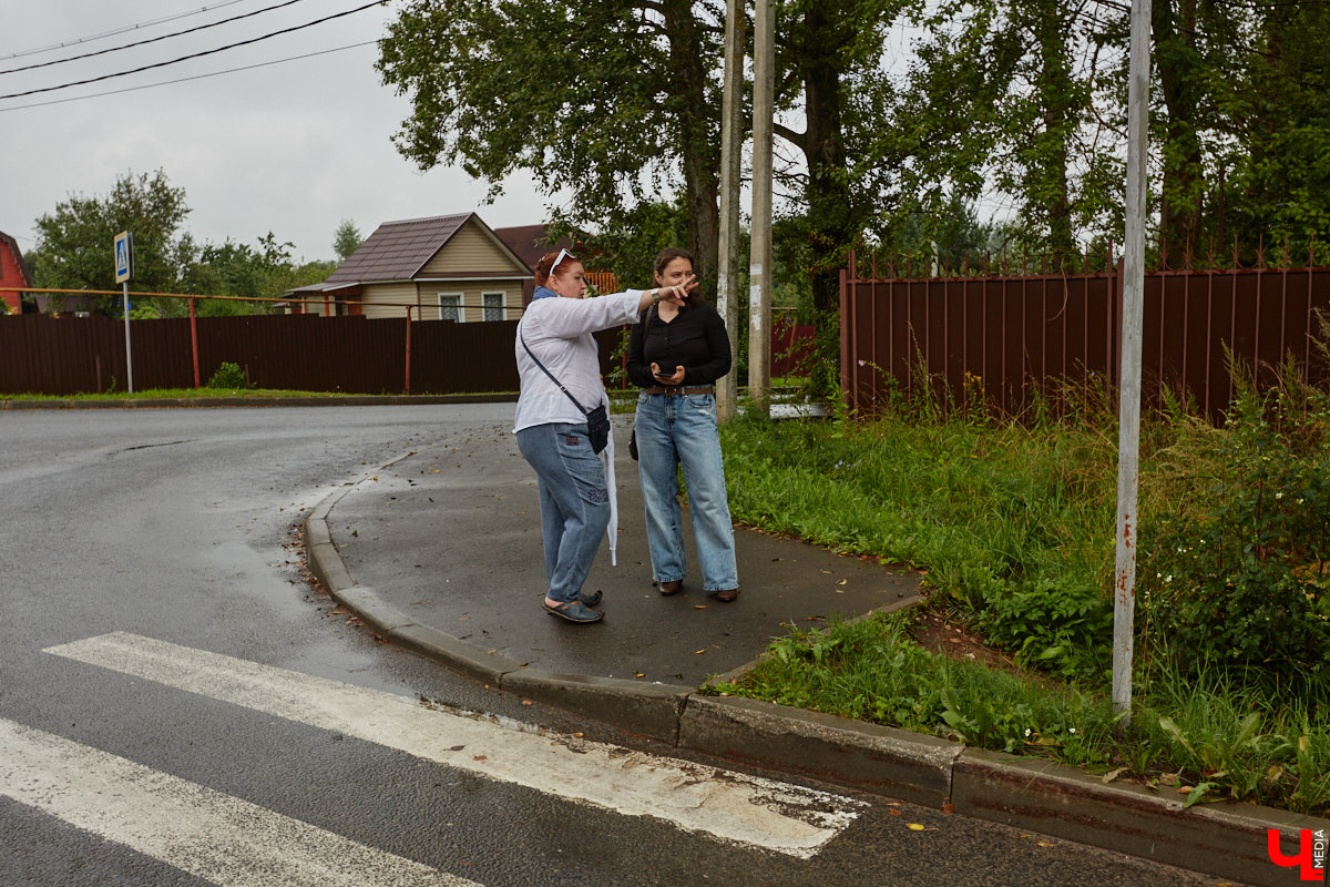 Юлия Лобова знает Пиганово от и до. Она приехала сюда с Урала в четырехлетнем возрасте. Жила в пятиэтажке с родителями, потом построила с мужем дом, вырастила двоих детей, теперь воспитывает внуков. Городской микрорайон менялся на ее глазах. Каким он был полвека назад, владимирский искусствовед рассказала «Ключ-Медиа».