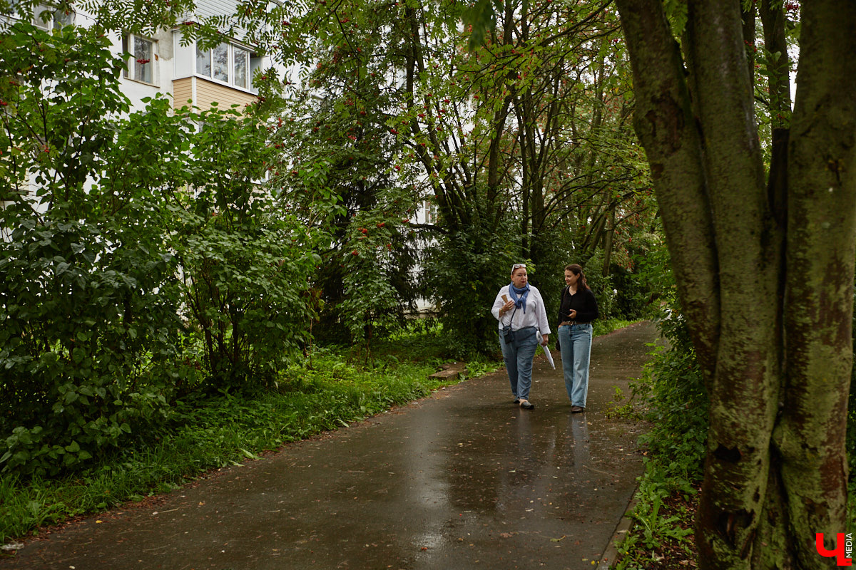 Юлия Лобова знает Пиганово от и до. Она приехала сюда с Урала в четырехлетнем возрасте. Жила в пятиэтажке с родителями, потом построила с мужем дом, вырастила двоих детей, теперь воспитывает внуков. Городской микрорайон менялся на ее глазах. Каким он был полвека назад, владимирский искусствовед рассказала «Ключ-Медиа».
