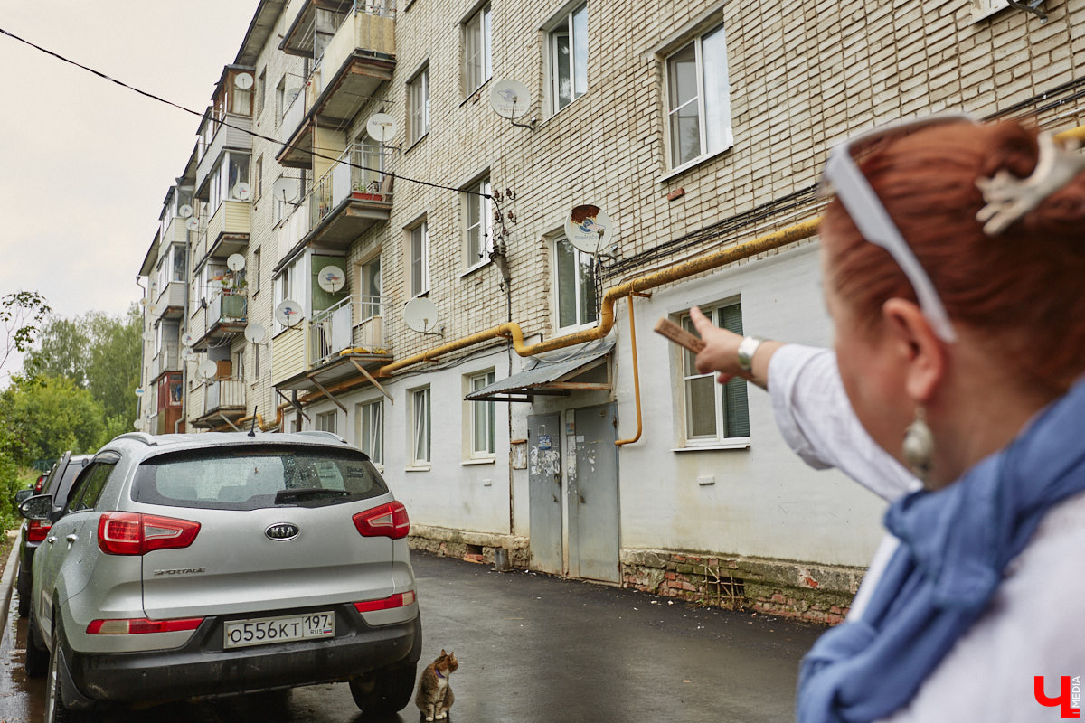 Юлия Лобова знает Пиганово от и до. Она приехала сюда с Урала в четырехлетнем возрасте. Жила в пятиэтажке с родителями, потом построила с мужем дом, вырастила двоих детей, теперь воспитывает внуков. Городской микрорайон менялся на ее глазах. Каким он был полвека назад, владимирский искусствовед рассказала «Ключ-Медиа».