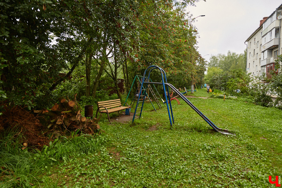 Юлия Лобова знает Пиганово от и до. Она приехала сюда с Урала в четырехлетнем возрасте. Жила в пятиэтажке с родителями, потом построила с мужем дом, вырастила двоих детей, теперь воспитывает внуков. Городской микрорайон менялся на ее глазах. Каким он был полвека назад, владимирский искусствовед рассказала «Ключ-Медиа».