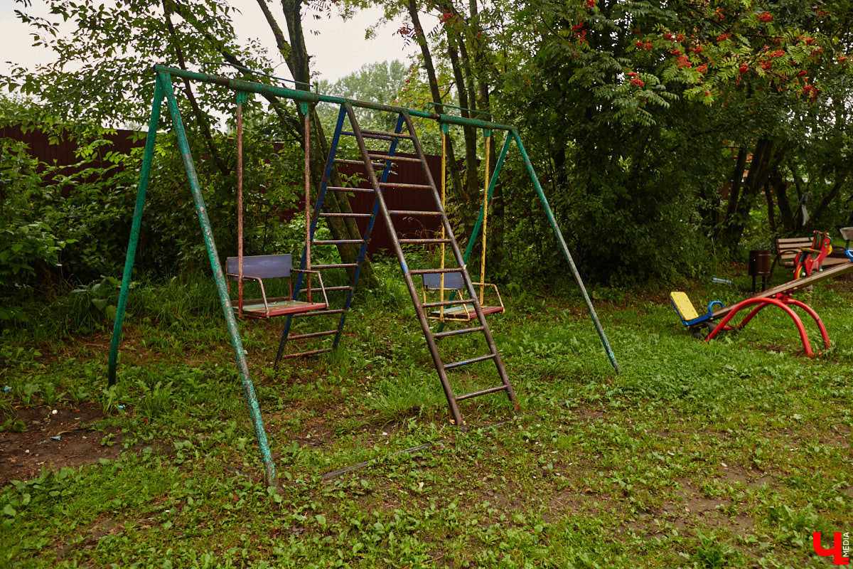 Юлия Лобова знает Пиганово от и до. Она приехала сюда с Урала в четырехлетнем возрасте. Жила в пятиэтажке с родителями, потом построила с мужем дом, вырастила двоих детей, теперь воспитывает внуков. Городской микрорайон менялся на ее глазах. Каким он был полвека назад, владимирский искусствовед рассказала «Ключ-Медиа».