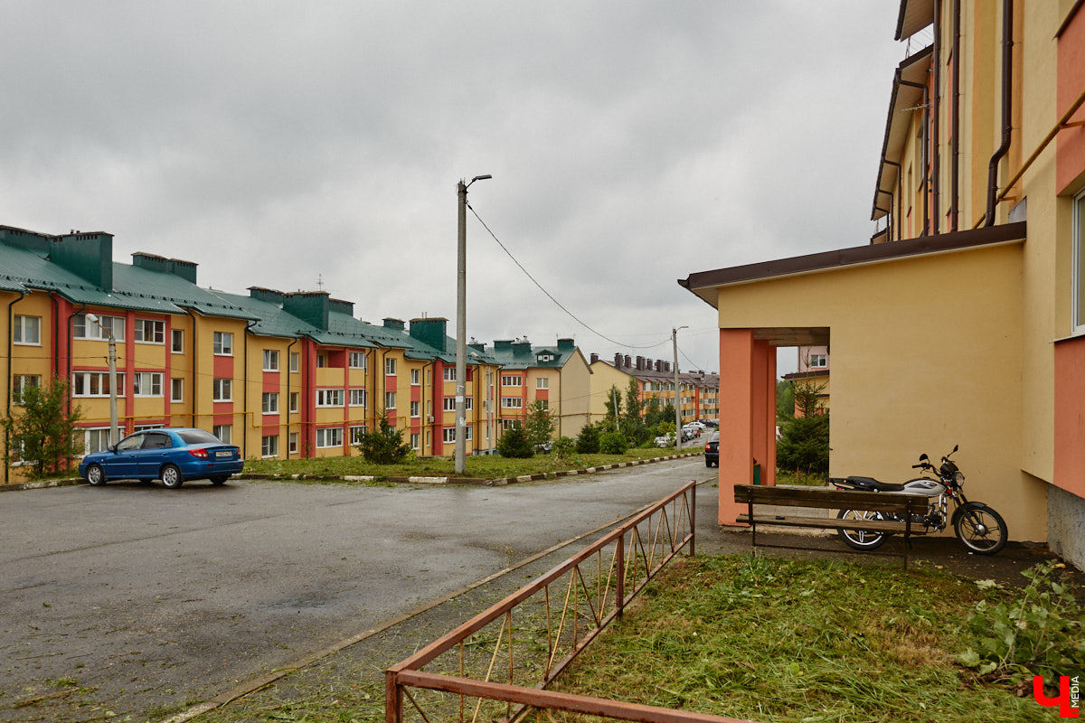 Юлия Лобова знает Пиганово от и до. Она приехала сюда с Урала в четырехлетнем возрасте. Жила в пятиэтажке с родителями, потом построила с мужем дом, вырастила двоих детей, теперь воспитывает внуков. Городской микрорайон менялся на ее глазах. Каким он был полвека назад, владимирский искусствовед рассказала «Ключ-Медиа».