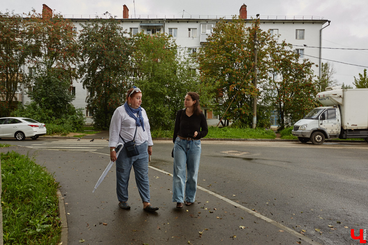 Юлия Лобова знает Пиганово от и до. Она приехала сюда с Урала в четырехлетнем возрасте. Жила в пятиэтажке с родителями, потом построила с мужем дом, вырастила двоих детей, теперь воспитывает внуков. Городской микрорайон менялся на ее глазах. Каким он был полвека назад, владимирский искусствовед рассказала «Ключ-Медиа».