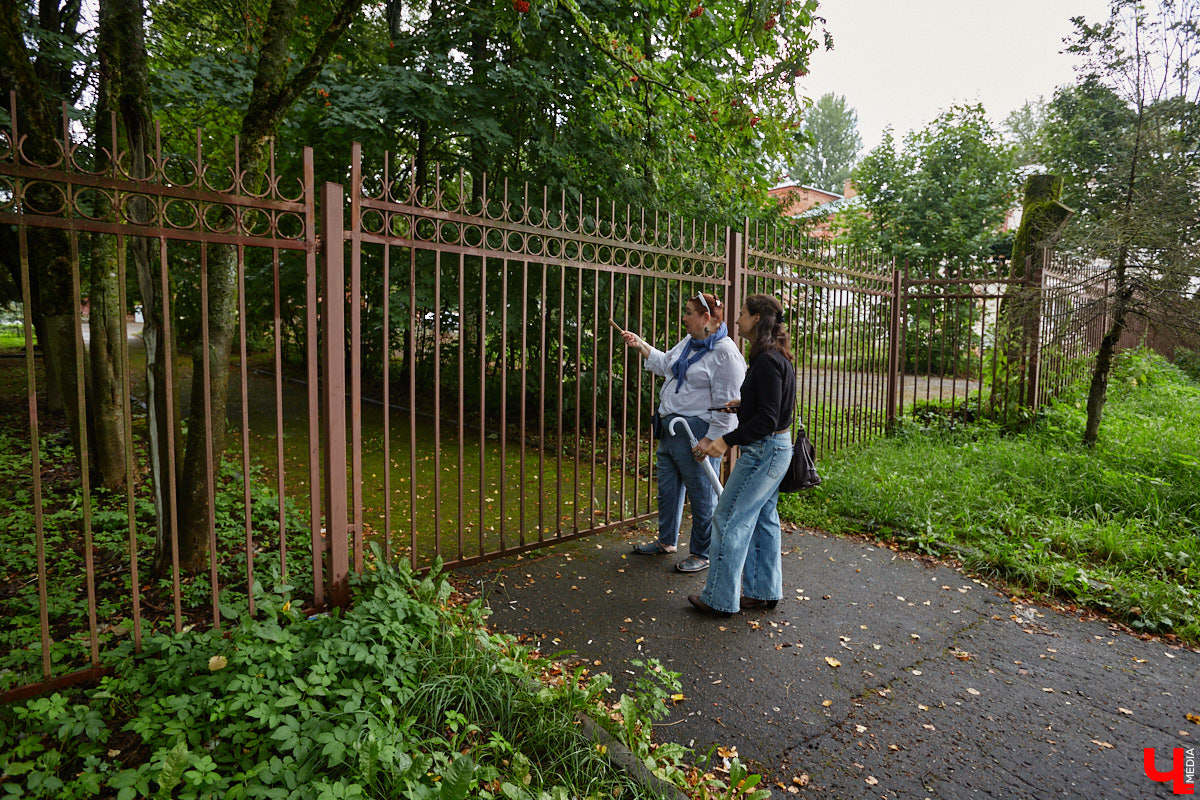 Юлия Лобова знает Пиганово от и до. Она приехала сюда с Урала в четырехлетнем возрасте. Жила в пятиэтажке с родителями, потом построила с мужем дом, вырастила двоих детей, теперь воспитывает внуков. Городской микрорайон менялся на ее глазах. Каким он был полвека назад, владимирский искусствовед рассказала «Ключ-Медиа».
