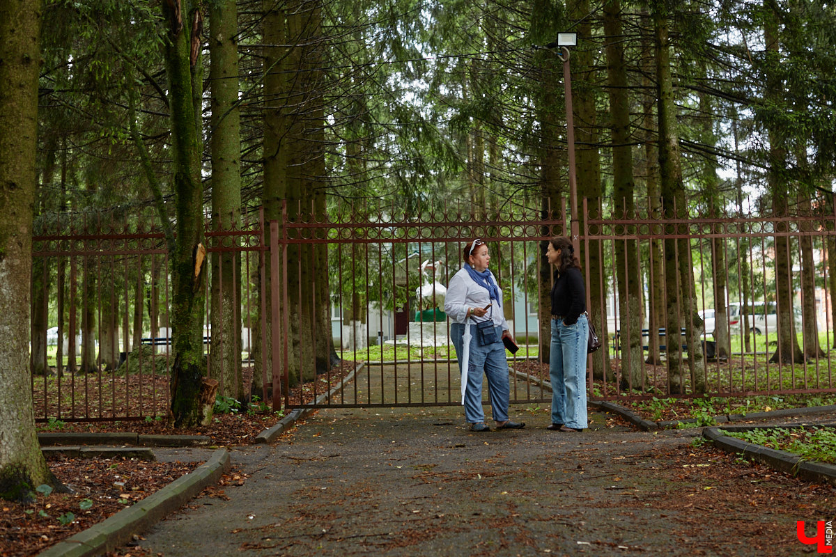 Юлия Лобова знает Пиганово от и до. Она приехала сюда с Урала в четырехлетнем возрасте. Жила в пятиэтажке с родителями, потом построила с мужем дом, вырастила двоих детей, теперь воспитывает внуков. Городской микрорайон менялся на ее глазах. Каким он был полвека назад, владимирский искусствовед рассказала «Ключ-Медиа».