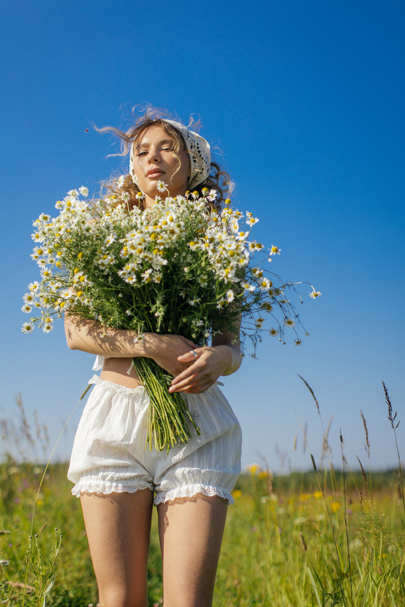В день рождения принято дарить цветы, но владимирский бренд «Флора центр» ломает стереотипы. Сети салонов исполнилось 20 лет, и за это время она научилась сама собирать букеты под любой запрос. В честь знаменательной даты предлагаем вспомнить самые яркие вехи проекта.