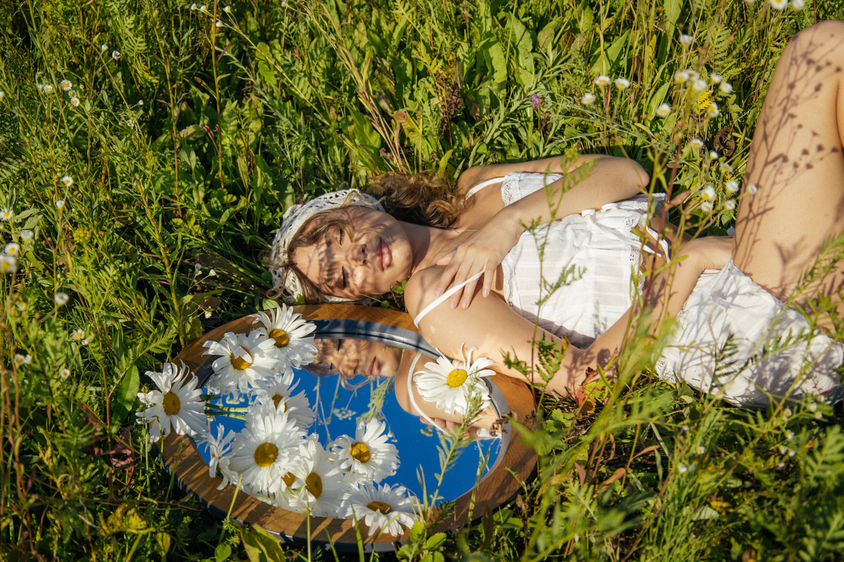 В день рождения принято дарить цветы, но владимирский бренд «Флора центр» ломает стереотипы. Сети салонов исполнилось 20 лет, и за это время она научилась сама собирать букеты под любой запрос. В честь знаменательной даты предлагаем вспомнить самые яркие вехи проекта.