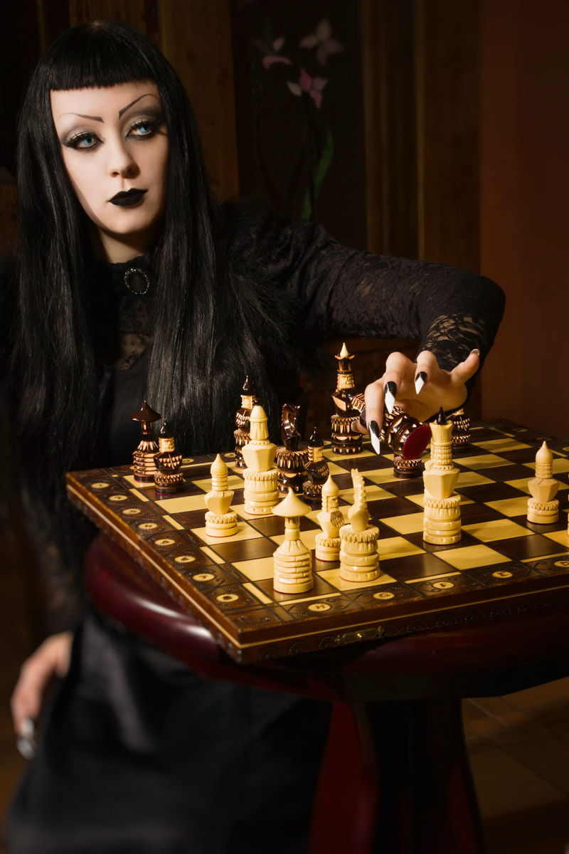 Владимиро-Суздальская земля хранит дух прошлого. Стены древних храмов и живописные просторы вдохновляют местных жителей на творческие проекты. Подхватив тренд, «Ключ-Медиа» собрал исторические и стилизованные фотоистории, погружающие зрителя в глубь веков.