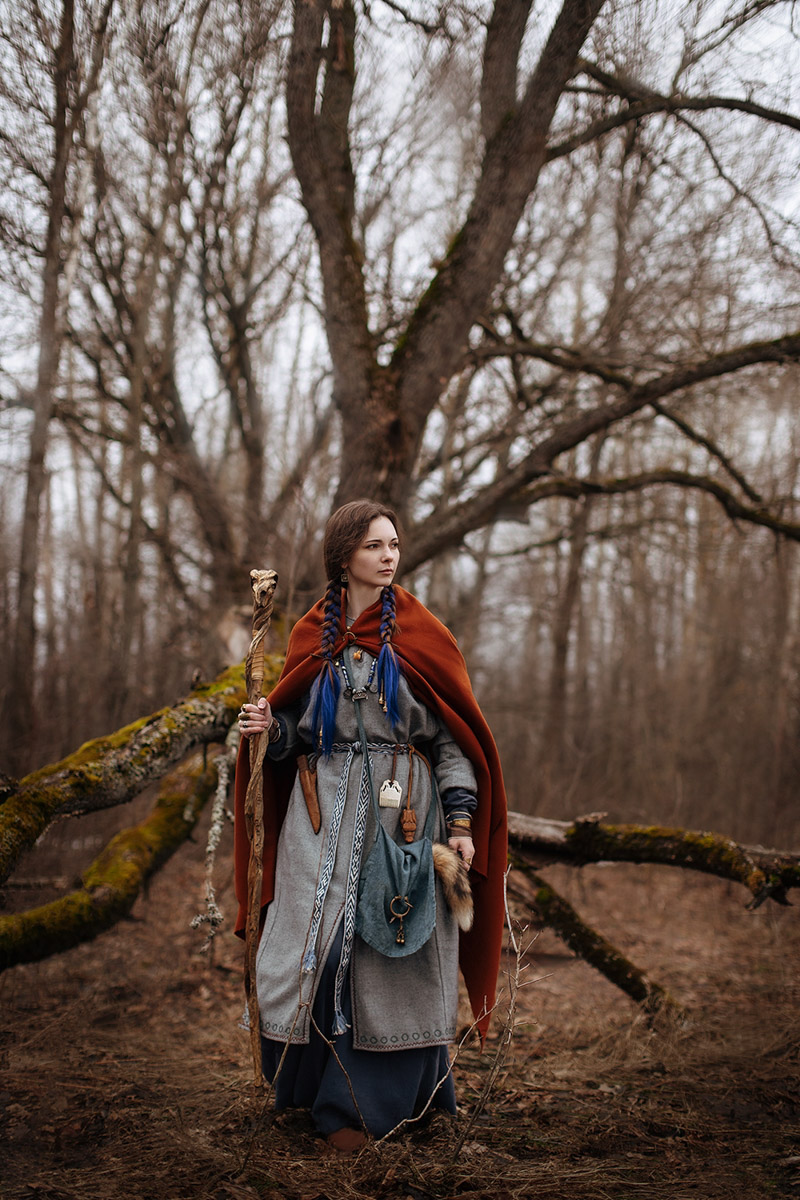 Владимиро-Суздальская земля хранит дух прошлого. Стены древних храмов и живописные просторы вдохновляют местных жителей на творческие проекты. Подхватив тренд, «Ключ-Медиа» собрал исторические и стилизованные фотоистории, погружающие зрителя в глубь веков.