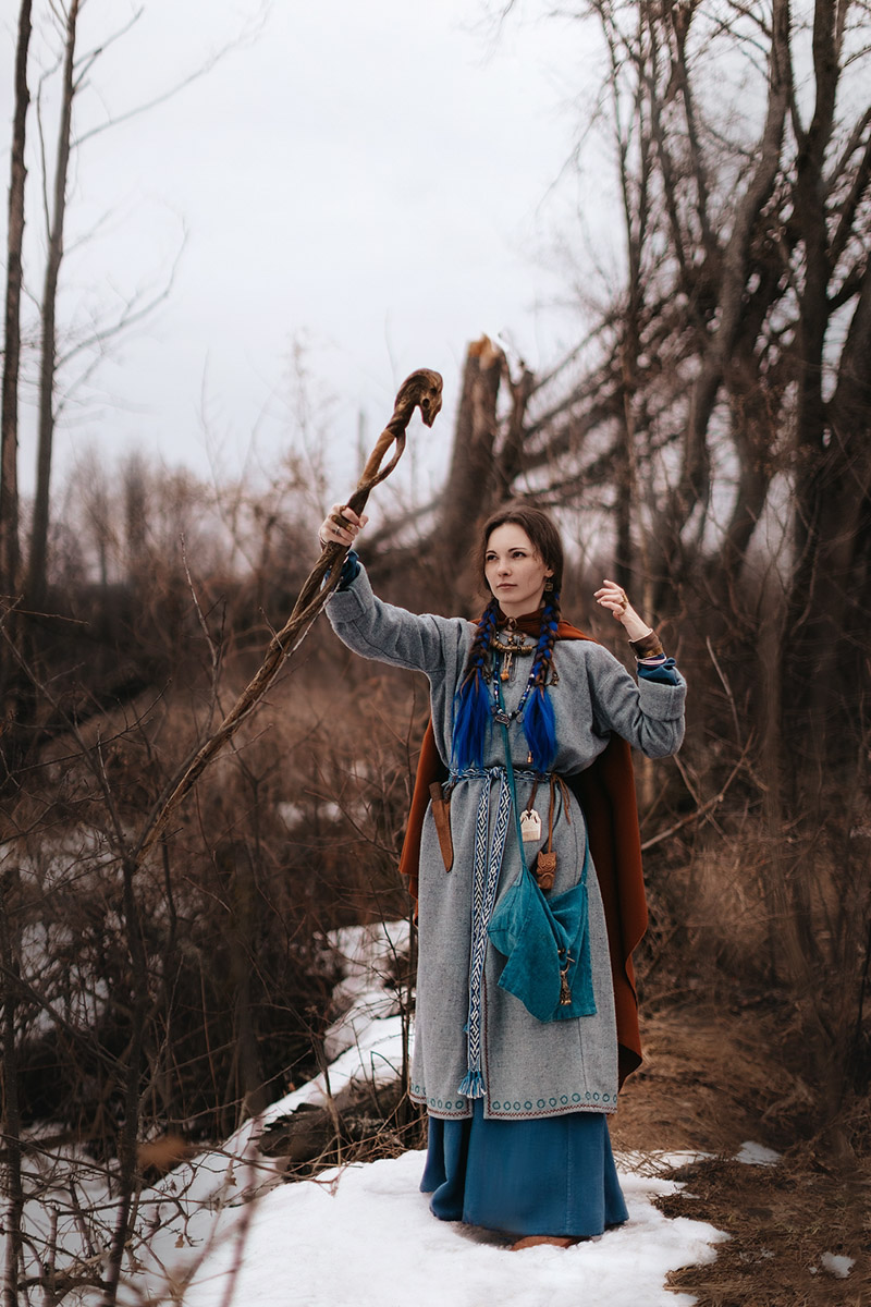 Владимиро-Суздальская земля хранит дух прошлого. Стены древних храмов и живописные просторы вдохновляют местных жителей на творческие проекты. Подхватив тренд, «Ключ-Медиа» собрал исторические и стилизованные фотоистории, погружающие зрителя в глубь веков.