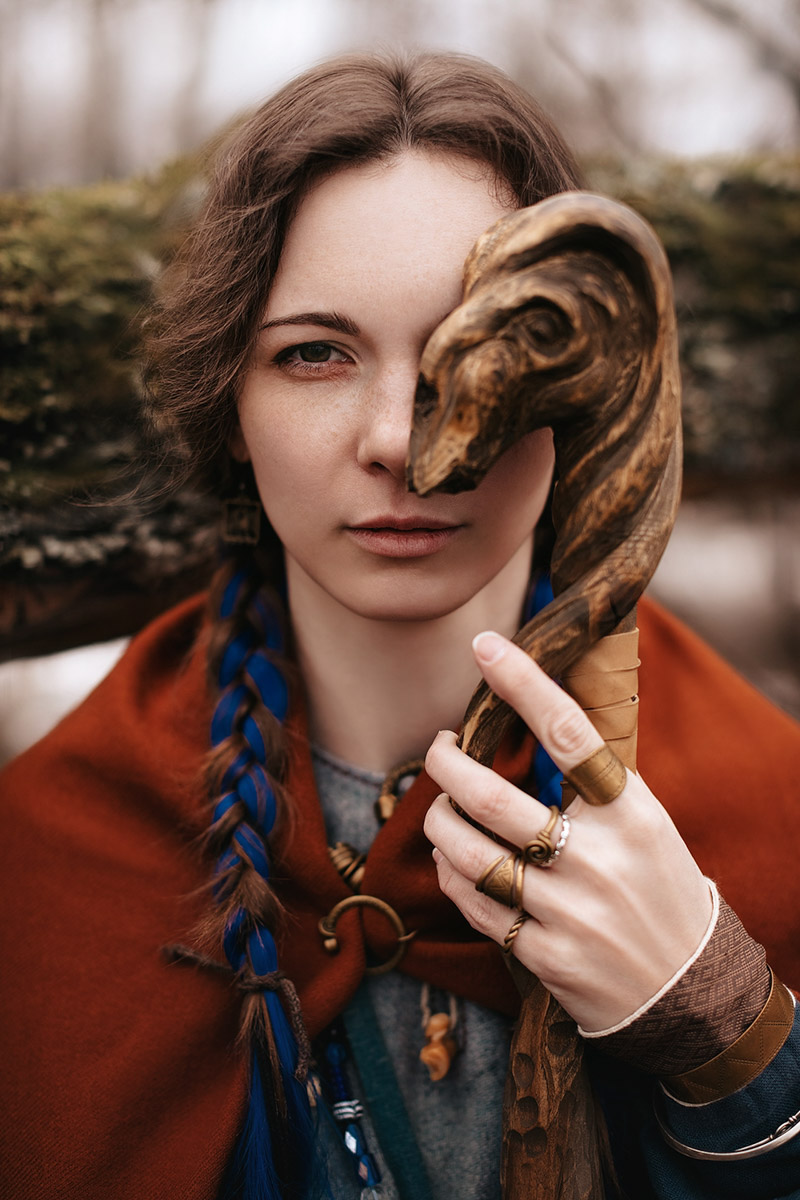 Владимиро-Суздальская земля хранит дух прошлого. Стены древних храмов и живописные просторы вдохновляют местных жителей на творческие проекты. Подхватив тренд, «Ключ-Медиа» собрал исторические и стилизованные фотоистории, погружающие зрителя в глубь веков.