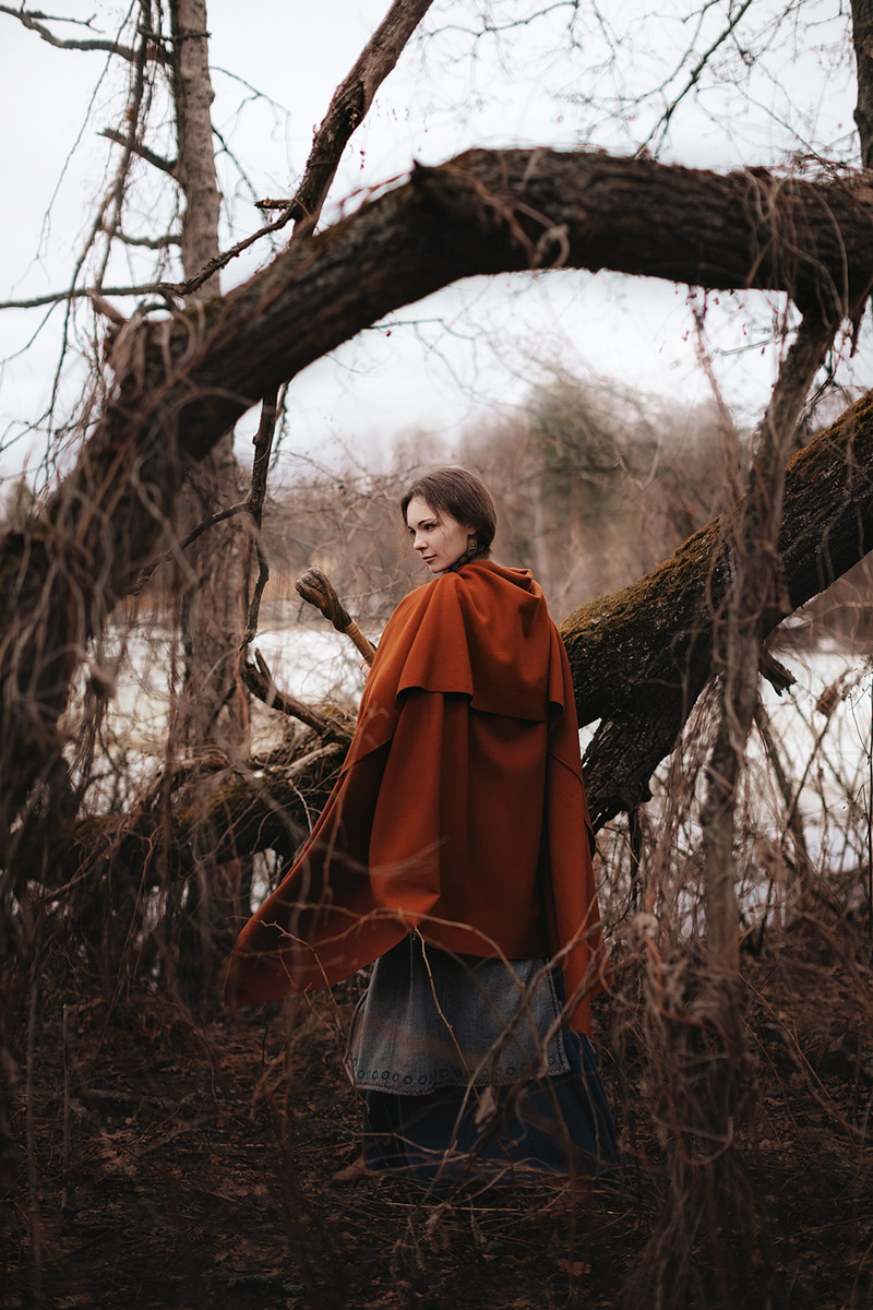 Владимиро-Суздальская земля хранит дух прошлого. Стены древних храмов и живописные просторы вдохновляют местных жителей на творческие проекты. Подхватив тренд, «Ключ-Медиа» собрал исторические и стилизованные фотоистории, погружающие зрителя в глубь веков.