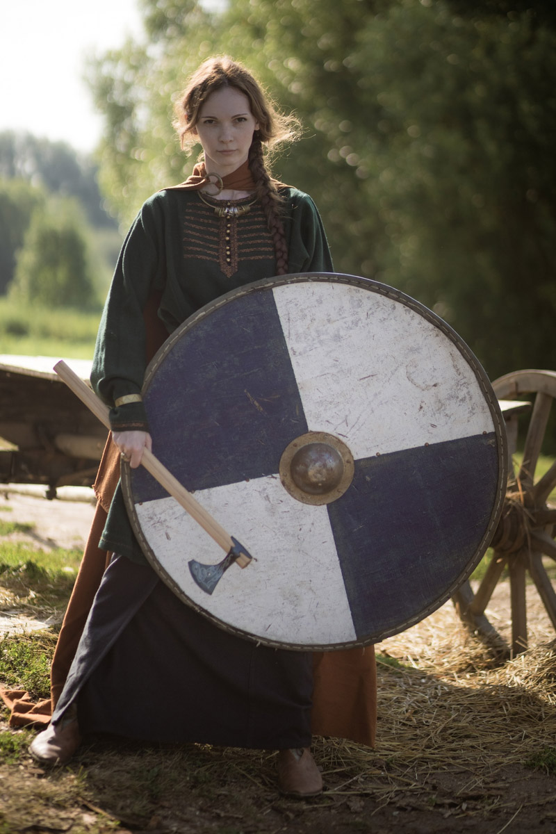 Владимиро-Суздальская земля хранит дух прошлого. Стены древних храмов и живописные просторы вдохновляют местных жителей на творческие проекты. Подхватив тренд, «Ключ-Медиа» собрал исторические и стилизованные фотоистории, погружающие зрителя в глубь веков.