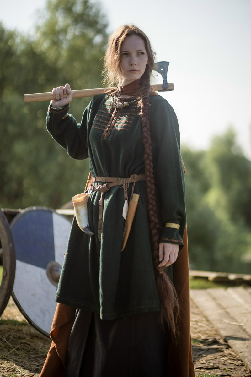 Владимиро-Суздальская земля хранит дух прошлого. Стены древних храмов и живописные просторы вдохновляют местных жителей на творческие проекты. Подхватив тренд, «Ключ-Медиа» собрал исторические и стилизованные фотоистории, погружающие зрителя в глубь веков.