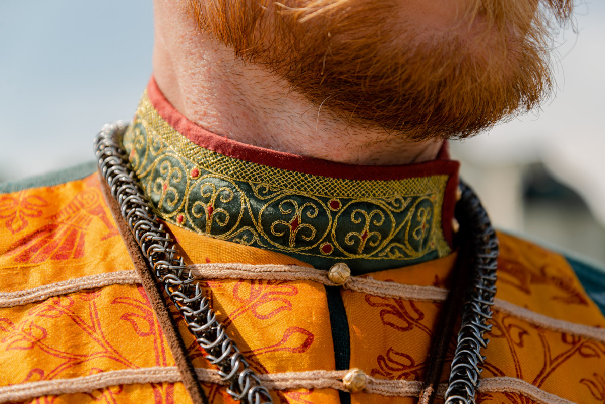 Владимиро-Суздальская земля хранит дух прошлого. Стены древних храмов и живописные просторы вдохновляют местных жителей на творческие проекты. Подхватив тренд, «Ключ-Медиа» собрал исторические и стилизованные фотоистории, погружающие зрителя в глубь веков.