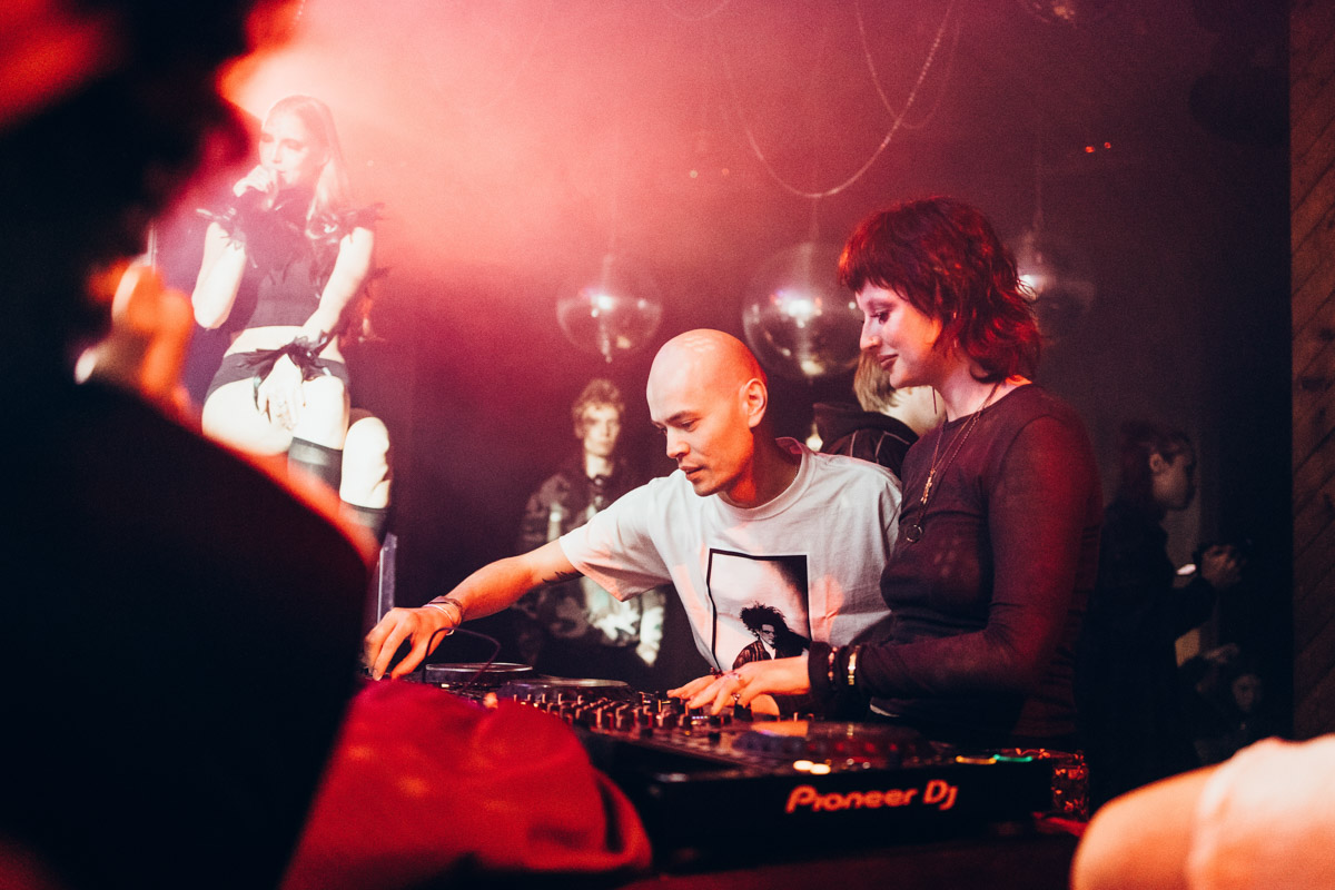 Некогда заброшенная турбаза «Крутояк» в Собинском районе обрела второе дыхание! Совсем недавно там прошел фестиваль «Круто», который посетило немало известных личностей. Кто именно? Сейчас расскажем.