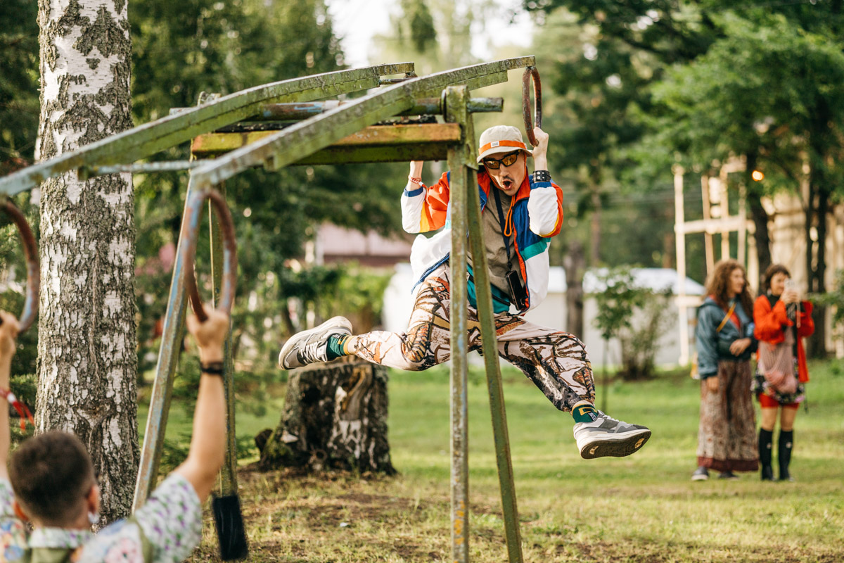 Некогда заброшенная турбаза «Крутояк» в Собинском районе обрела второе дыхание! Совсем недавно там прошел фестиваль «Круто», который посетило немало известных личностей. Кто именно? Сейчас расскажем.