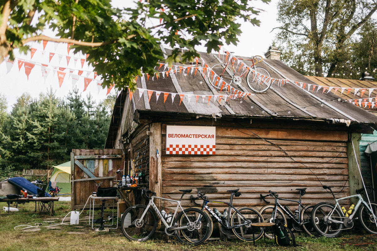 Некогда заброшенная турбаза «Крутояк» в Собинском районе обрела второе дыхание! Совсем недавно там прошел фестиваль «Круто», который посетило немало известных личностей. Кто именно? Сейчас расскажем.